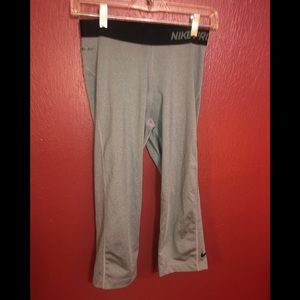 Nike Women’s Compression Running Capris Sz Medium